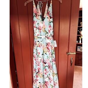 Adelyn‎ Rae beautiful dress